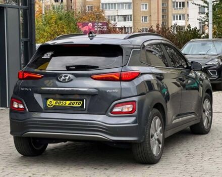 Серый Хендай Kona, объемом двигателя 64 л и пробегом 50 тыс. км за 23700 $, фото 3 на Automoto.ua