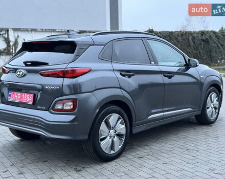 Серый Хендай Kona, объемом двигателя 0 л и пробегом 98 тыс. км за 18300 $, фото 28 на Automoto.ua