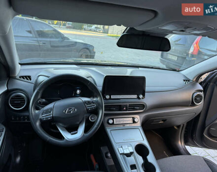 Сірий Хендай Kona, об'ємом двигуна 0 л та пробігом 114 тис. км за 15999 $, фото 30 на Automoto.ua