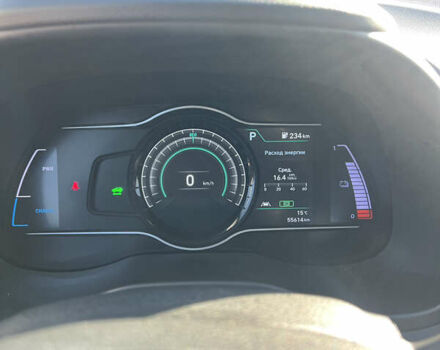 Серый Хендай Kona, объемом двигателя 0 л и пробегом 55 тыс. км за 15300 $, фото 4 на Automoto.ua