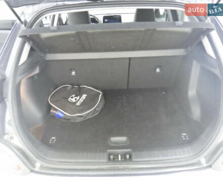 Сірий Хендай Kona, об'ємом двигуна 0 л та пробігом 78 тис. км за 18300 $, фото 8 на Automoto.ua
