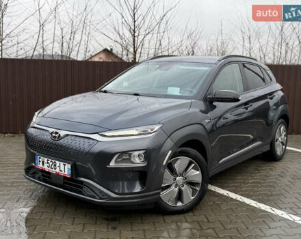 Серый Хендай Kona, объемом двигателя 0 л и пробегом 118 тыс. км за 18600 $, фото 3 на Automoto.ua
