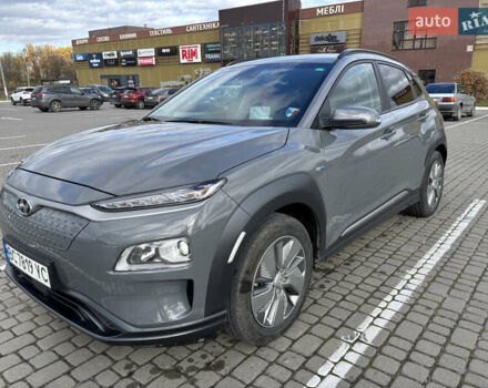 Серый Хендай Kona, объемом двигателя 0 л и пробегом 51 тыс. км за 15800 $, фото 2 на Automoto.ua