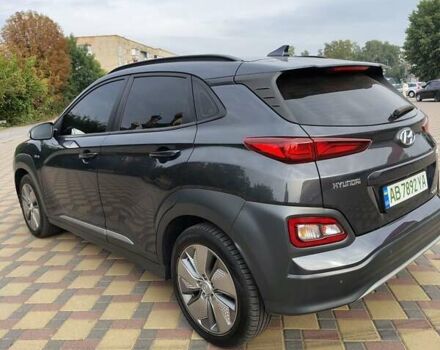 Серый Хендай Kona, объемом двигателя 0 л и пробегом 141 тыс. км за 17200 $, фото 4 на Automoto.ua