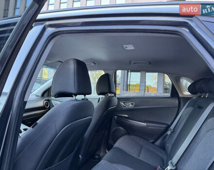 Сірий Хендай Kona, об'ємом двигуна 0 л та пробігом 114 тис. км за 15999 $, фото 16 на Automoto.ua