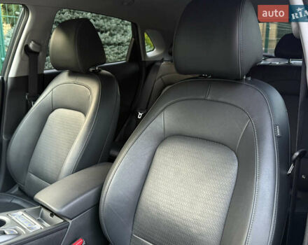 Сірий Хендай Kona, об'ємом двигуна 0 л та пробігом 81 тис. км за 17200 $, фото 81 на Automoto.ua