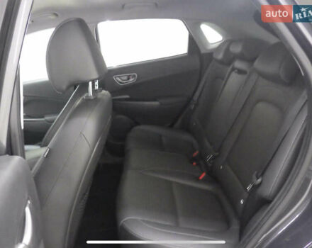 Сірий Хендай Kona, об'ємом двигуна 0 л та пробігом 78 тис. км за 18300 $, фото 7 на Automoto.ua