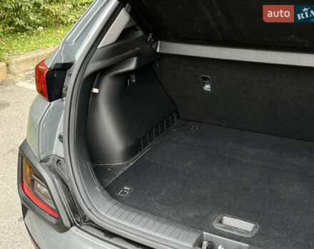 Серый Хендай Kona, объемом двигателя 1.6 л и пробегом 54 тыс. км за 20950 $, фото 44 на Automoto.ua