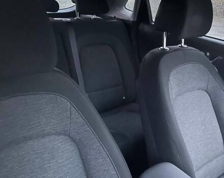 Сірий Хендай Kona, об'ємом двигуна 0 л та пробігом 50 тис. км за 17800 $, фото 25 на Automoto.ua