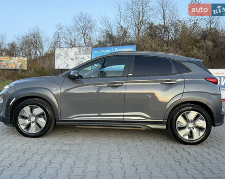 Сірий Хендай Kona, об'ємом двигуна 0 л та пробігом 63 тис. км за 18600 $, фото 9 на Automoto.ua