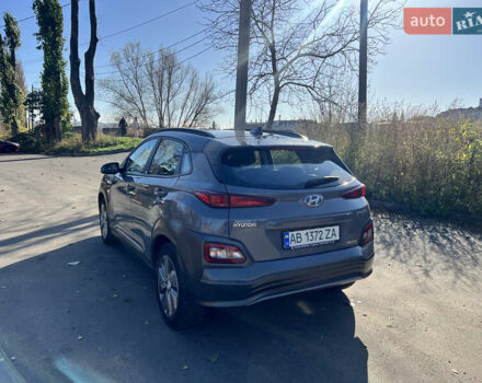 Серый Хендай Kona, объемом двигателя 0 л и пробегом 55 тыс. км за 15300 $, фото 2 на Automoto.ua