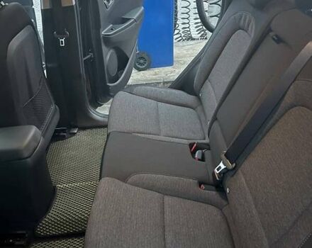 Сірий Хендай Kona, об'ємом двигуна 0 л та пробігом 50 тис. км за 17800 $, фото 27 на Automoto.ua