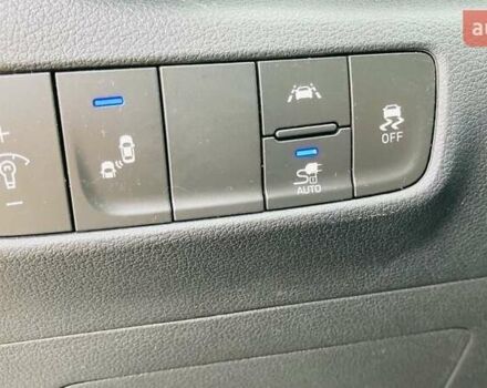 Серый Хендай Kona, объемом двигателя 0 л и пробегом 41 тыс. км за 18200 $, фото 8 на Automoto.ua