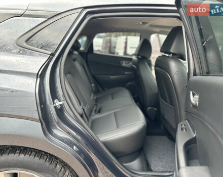 Сірий Хендай Kona, об'ємом двигуна 0 л та пробігом 61 тис. км за 18800 $, фото 31 на Automoto.ua