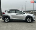Серый Хендай Kona, объемом двигателя 0 л и пробегом 62 тыс. км за 18900 $, фото 5 на Automoto.ua
