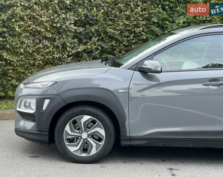 Серый Хендай Kona, объемом двигателя 1.6 л и пробегом 54 тыс. км за 20950 $, фото 11 на Automoto.ua