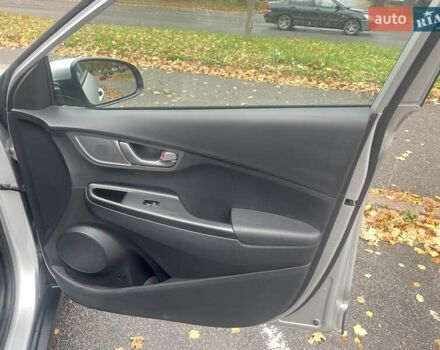 Серый Хендай Kona, объемом двигателя 0 л и пробегом 114 тыс. км за 17100 $, фото 42 на Automoto.ua