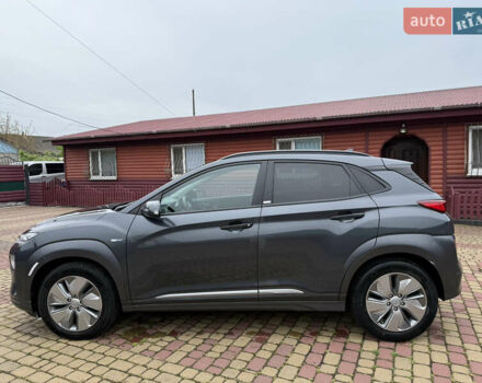 Серый Хендай Kona, объемом двигателя 0 л и пробегом 60 тыс. км за 15555 $, фото 14 на Automoto.ua