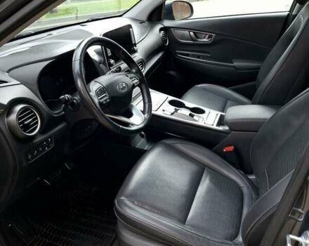 Сірий Хендай Kona, об'ємом двигуна 0 л та пробігом 128 тис. км за 16900 $, фото 32 на Automoto.ua