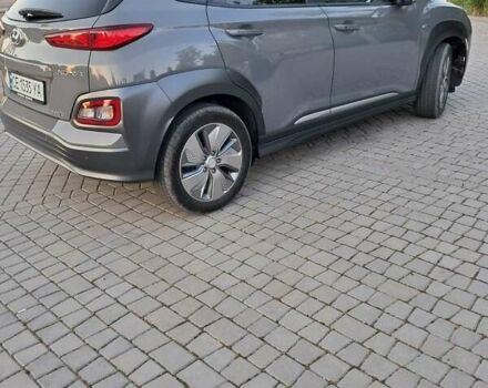 Сірий Хендай Kona, об'ємом двигуна 0 л та пробігом 63 тис. км за 17950 $, фото 3 на Automoto.ua
