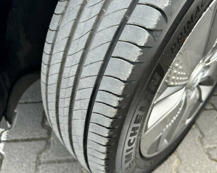 Серый Хендай Kona, объемом двигателя 0 л и пробегом 52 тыс. км за 16300 $, фото 13 на Automoto.ua