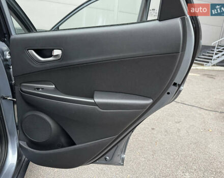 Сірий Хендай Kona, об'ємом двигуна 1.6 л та пробігом 32 тис. км за 18999 $, фото 17 на Automoto.ua