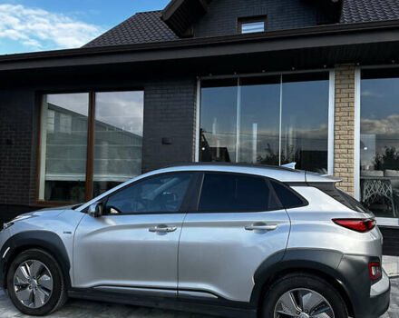 Серый Хендай Kona, объемом двигателя 0 л и пробегом 38 тыс. км за 19500 $, фото 11 на Automoto.ua