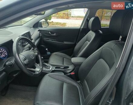 Сірий Хендай Kona, об'ємом двигуна 1.6 л та пробігом 12 тис. км за 21500 $, фото 14 на Automoto.ua