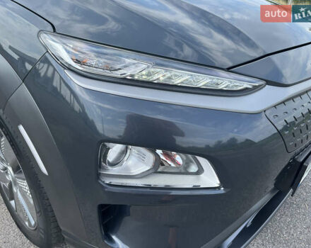 Серый Хендай Kona, объемом двигателя 0 л и пробегом 49 тыс. км за 15199 $, фото 23 на Automoto.ua