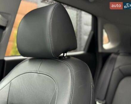 Сірий Хендай Kona, об'ємом двигуна 0 л та пробігом 61 тис. км за 17700 $, фото 41 на Automoto.ua