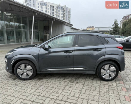 Серый Хендай Kona, объемом двигателя 0 л и пробегом 69 тыс. км за 15600 $, фото 5 на Automoto.ua
