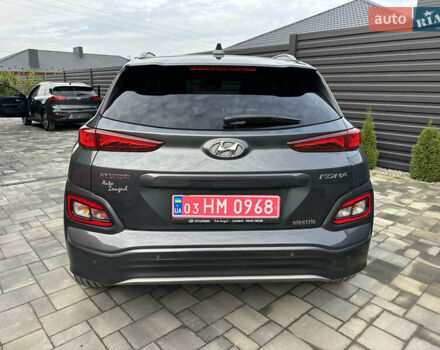 Серый Хендай Kona, объемом двигателя 0 л и пробегом 117 тыс. км за 17500 $, фото 5 на Automoto.ua