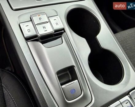 Серый Хендай Kona, объемом двигателя 0 л и пробегом 74 тыс. км за 15250 $, фото 57 на Automoto.ua