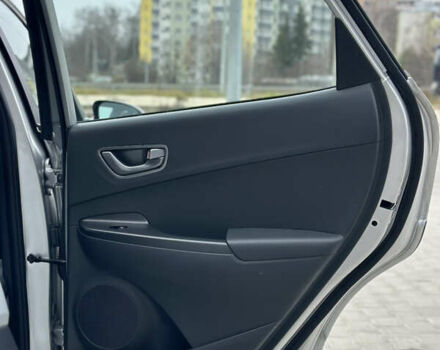 Серый Хендай Kona, объемом двигателя 0 л и пробегом 62 тыс. км за 18900 $, фото 40 на Automoto.ua