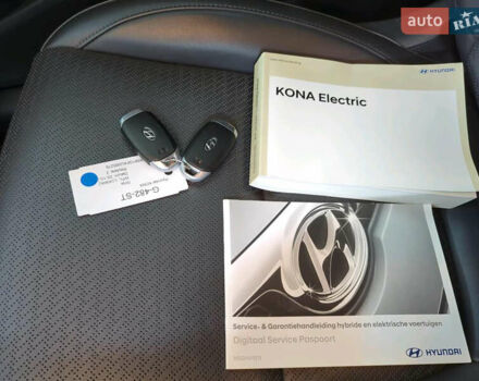 Серый Хендай Kona, объемом двигателя 0 л и пробегом 80 тыс. км за 17500 $, фото 7 на Automoto.ua