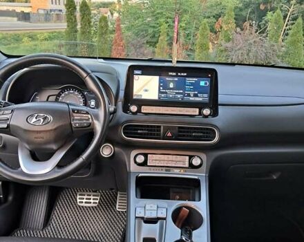 Сірий Хендай Kona, об'ємом двигуна 0 л та пробігом 63 тис. км за 17950 $, фото 13 на Automoto.ua