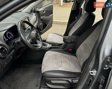 Сірий Хендай Kona, об'ємом двигуна 1.6 л та пробігом 32 тис. км за 18999 $, фото 14 на Automoto.ua