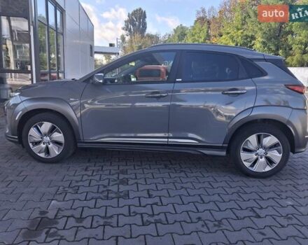 Серый Хендай Kona, объемом двигателя 0 л и пробегом 51 тыс. км за 16700 $, фото 7 на Automoto.ua