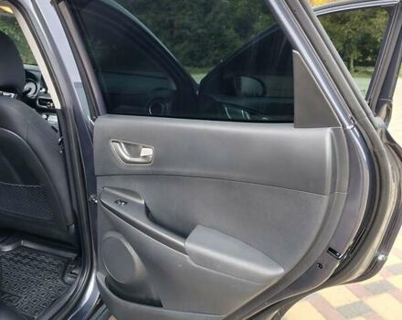 Серый Хендай Kona, объемом двигателя 0 л и пробегом 141 тыс. км за 17200 $, фото 16 на Automoto.ua