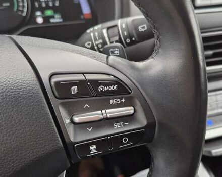 Сірий Хендай Kona, об'ємом двигуна 0 л та пробігом 99 тис. км за 19499 $, фото 46 на Automoto.ua