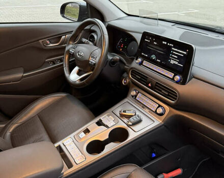 Сірий Хендай Kona, об'ємом двигуна 0 л та пробігом 98 тис. км за 17900 $, фото 27 на Automoto.ua