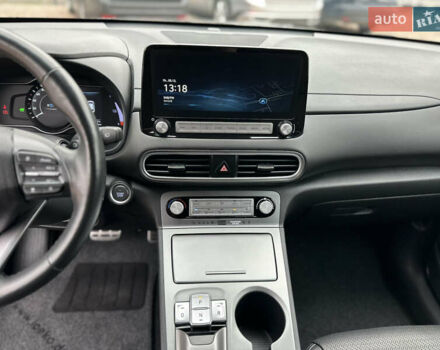 Сірий Хендай Kona, об'ємом двигуна 0 л та пробігом 61 тис. км за 18800 $, фото 23 на Automoto.ua
