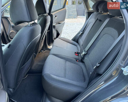 Сірий Хендай Kona, об'ємом двигуна 0 л та пробігом 114 тис. км за 15999 $, фото 31 на Automoto.ua