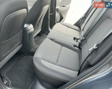Сірий Хендай Kona, об'ємом двигуна 0 л та пробігом 50 тис. км за 14999 $, фото 26 на Automoto.ua