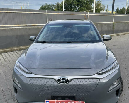 Серый Хендай Kona, объемом двигателя 0 л и пробегом 56 тыс. км за 17900 $, фото 2 на Automoto.ua