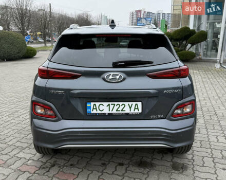 Серый Хендай Kona, объемом двигателя 0 л и пробегом 69 тыс. км за 15600 $, фото 7 на Automoto.ua