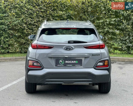 Серый Хендай Kona, объемом двигателя 1.6 л и пробегом 54 тыс. км за 20950 $, фото 13 на Automoto.ua