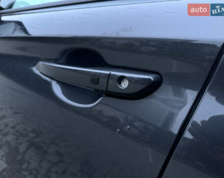 Серый Хендай Kona, объемом двигателя 0 л и пробегом 98 тыс. км за 18300 $, фото 17 на Automoto.ua