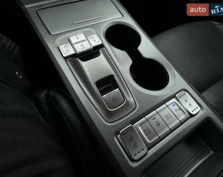 Сірий Хендай Kona, об'ємом двигуна 0 л та пробігом 78 тис. км за 18600 $, фото 2 на Automoto.ua