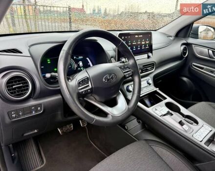 Серый Хендай Kona, объемом двигателя 0 л и пробегом 74 тыс. км за 15250 $, фото 47 на Automoto.ua